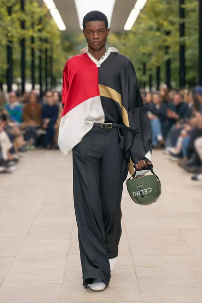 Look 25